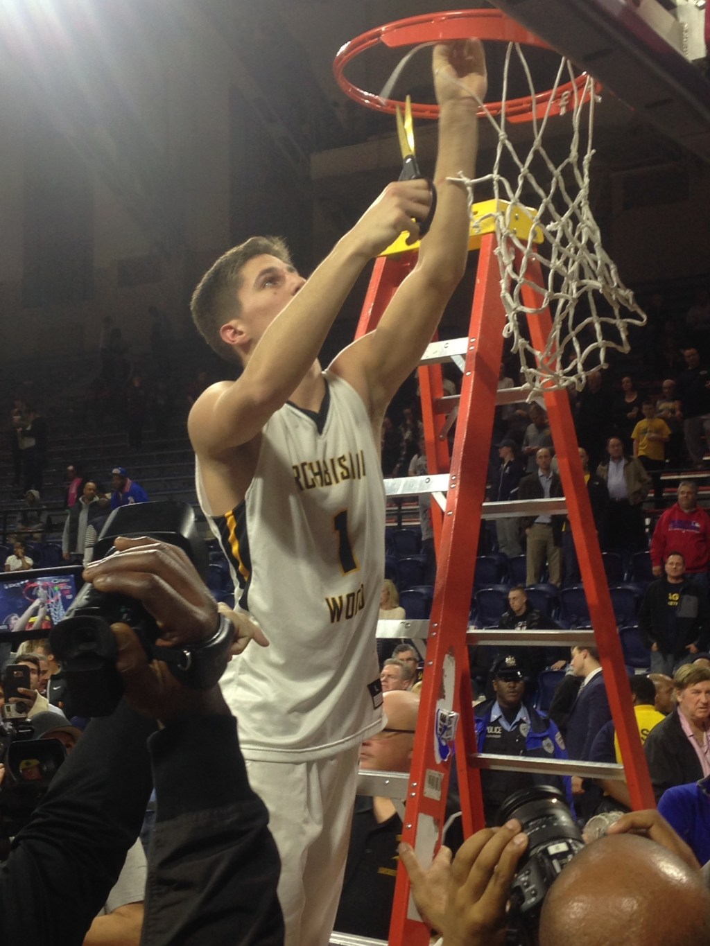 Archbishop Wood Takes Home Philadelphia Catholic League Crown Over&nbsp;Neumann-Goretti